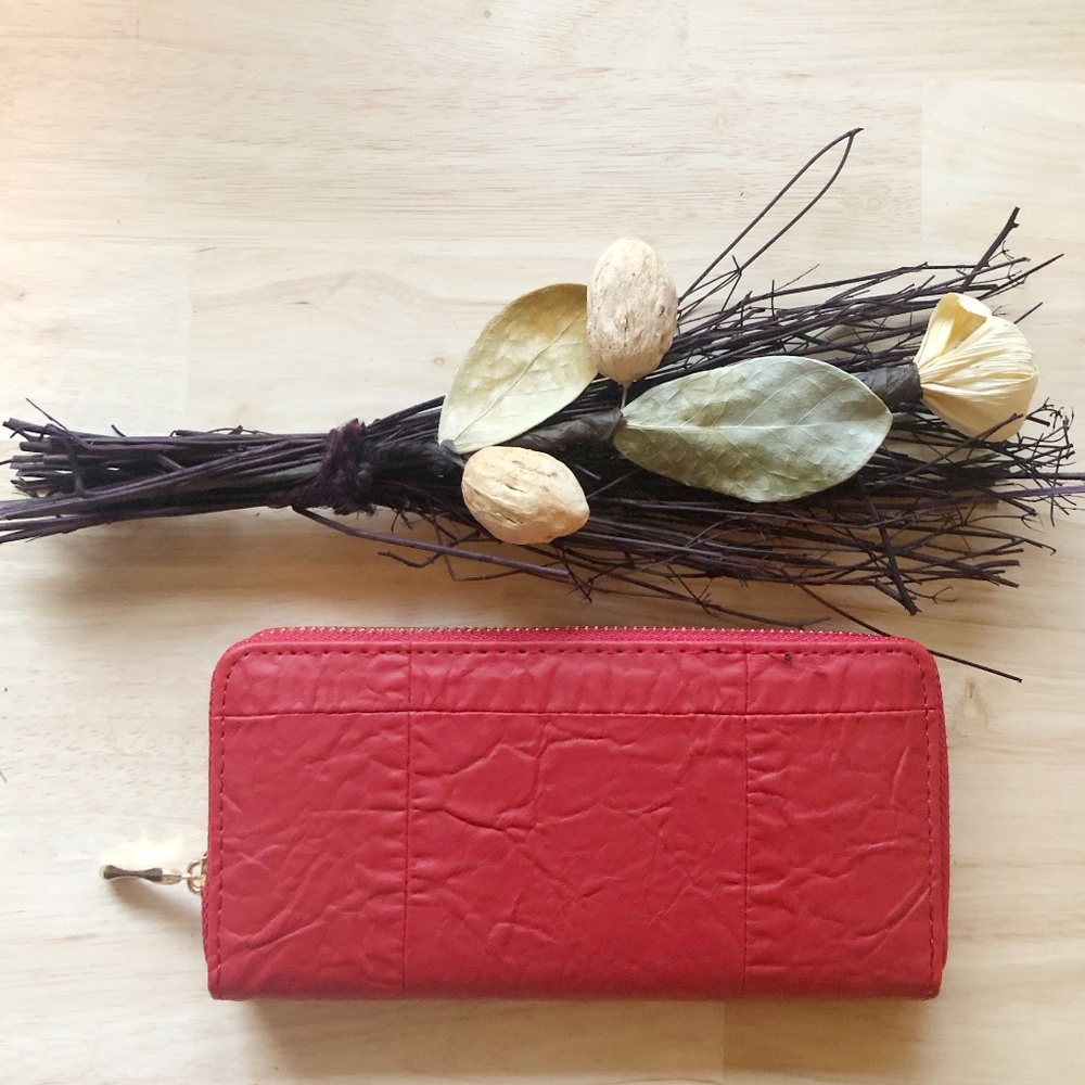 Red wallet